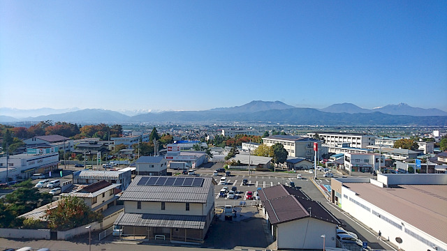 須坂市役所から見た北信五岳の写真