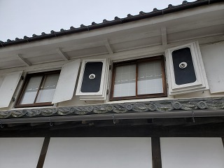 外から見た窓の画像