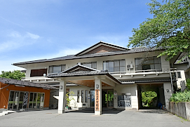 須坂温泉古城荘の外観の写真