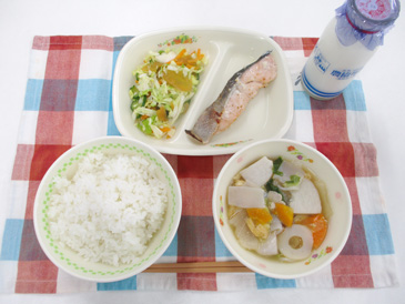 令和8年4月10日の中学校の給食の写真