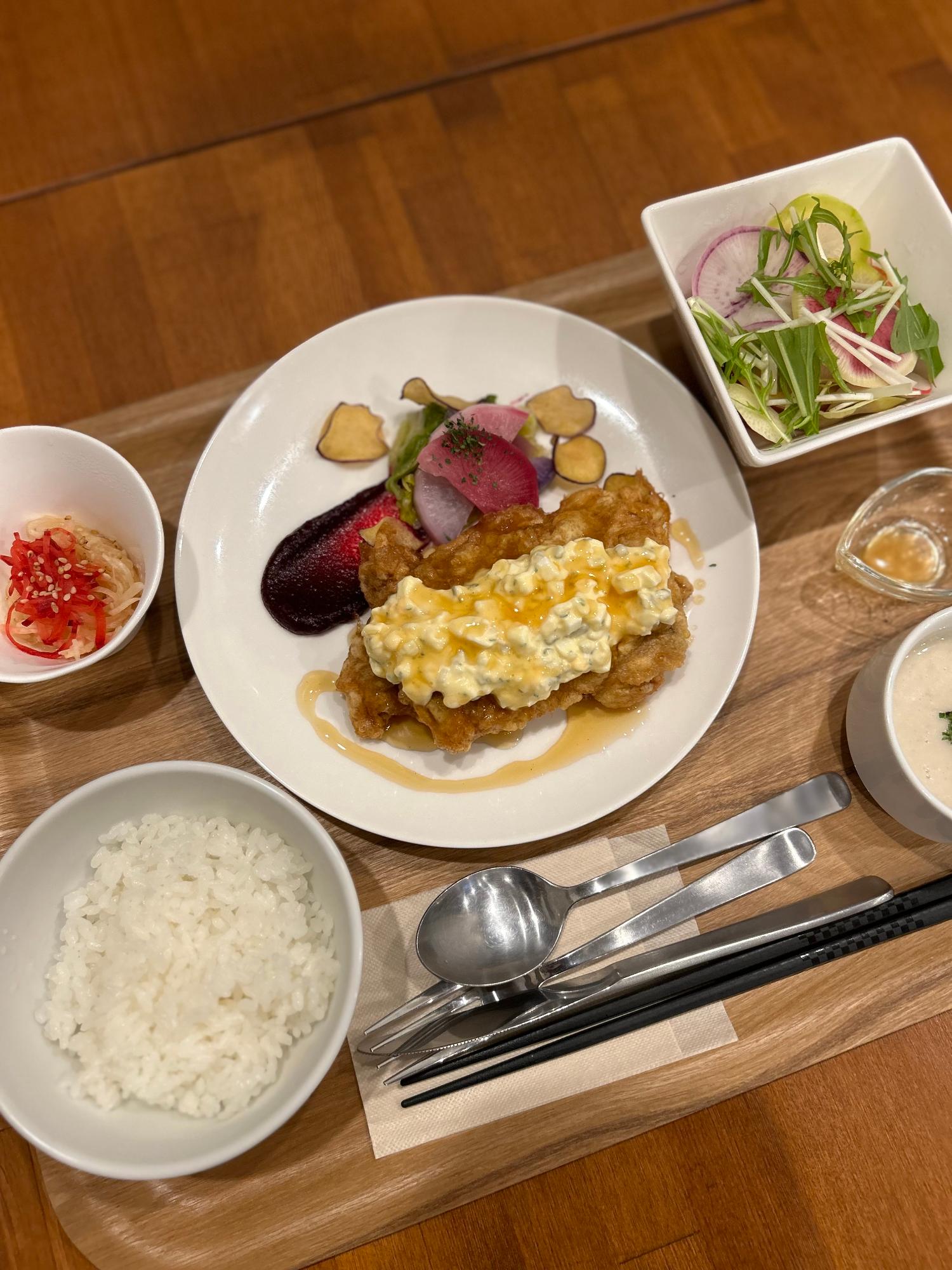 キッチン拠り所の料理の写真