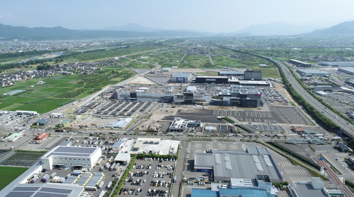 観光集客施設・物流関連産業施設用地の写真。イオンモール須坂、ルートインホテル、ホームセンタームサシ、ヤマダ電機がもうすぐ完成しそう。