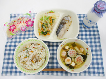 令和8年4月14日の中学校の給食の写真
