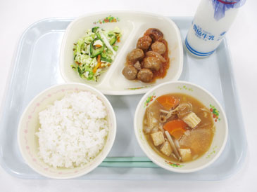令和8年5月1日の小学校の給食の写真