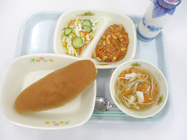令和8年6月18日の小学校の給食の写真