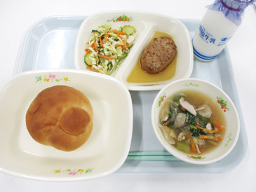 令和8年6月2日の小学校の給食の写真