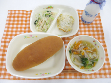 令和8年8月28日の中学校の給食の写真
