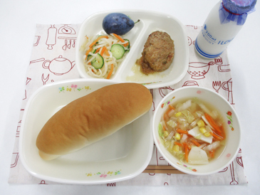令和8年8月27日の中学校の給食の写真