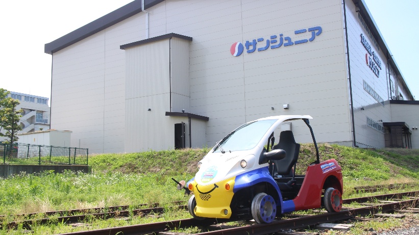 レールカーの写真。河東線の配線レールを利用した小型カー。