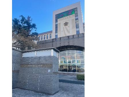 2024年12月9日に撮影した須坂高等学校の校舎