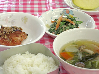 給食の画像