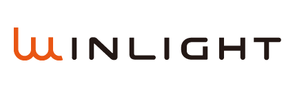 ウインライトロゴ、アルファベットの大文字、色は黒で「WINLIGHT」。ただしWだけオレンジ色。