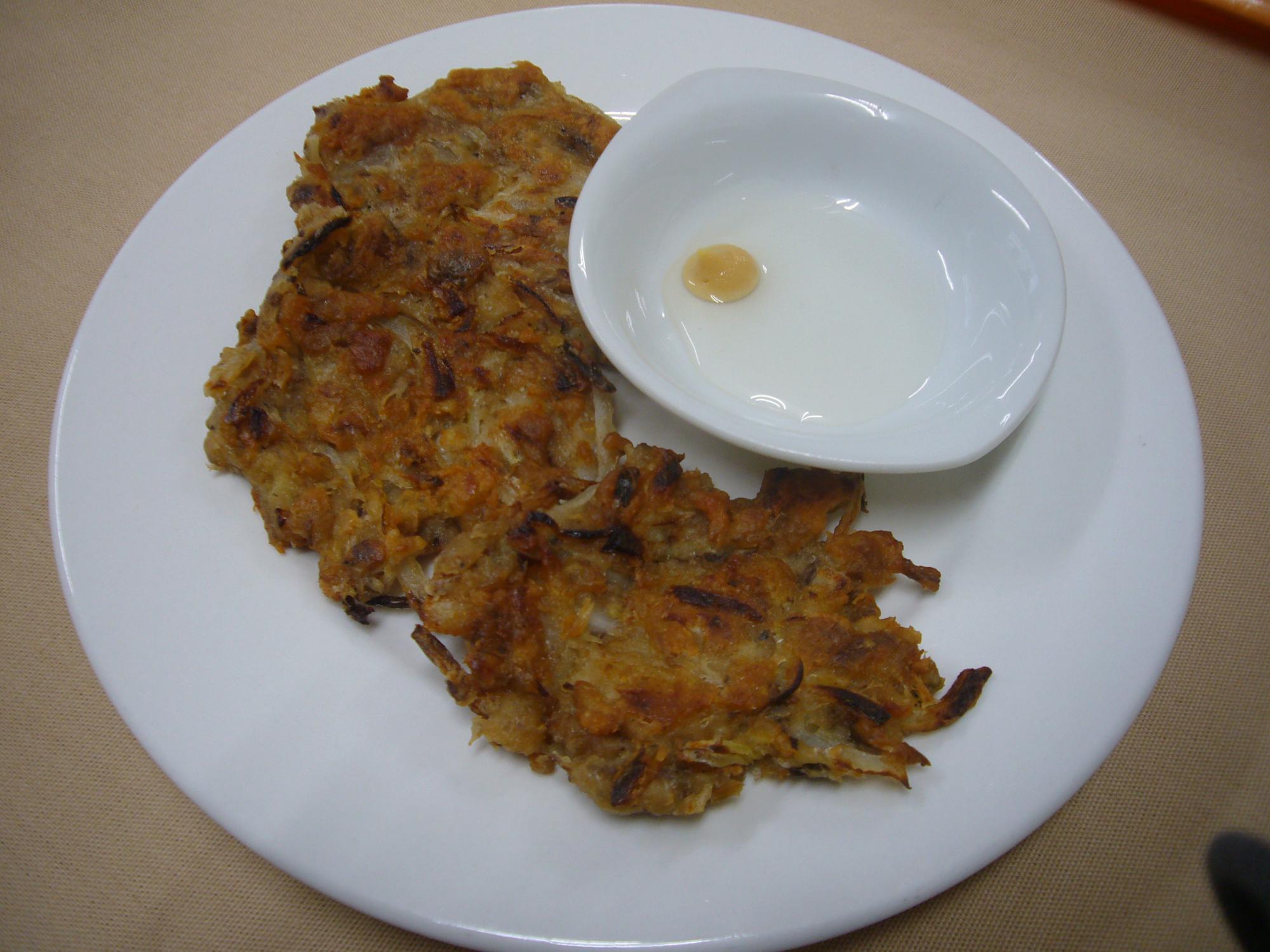さば缶と玉ねぎのカリカリ焼きの写真