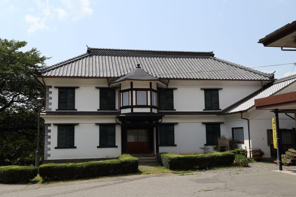 旧園里学校（園里郷土資料館）／須坂市ホームページ - 長野県須坂市